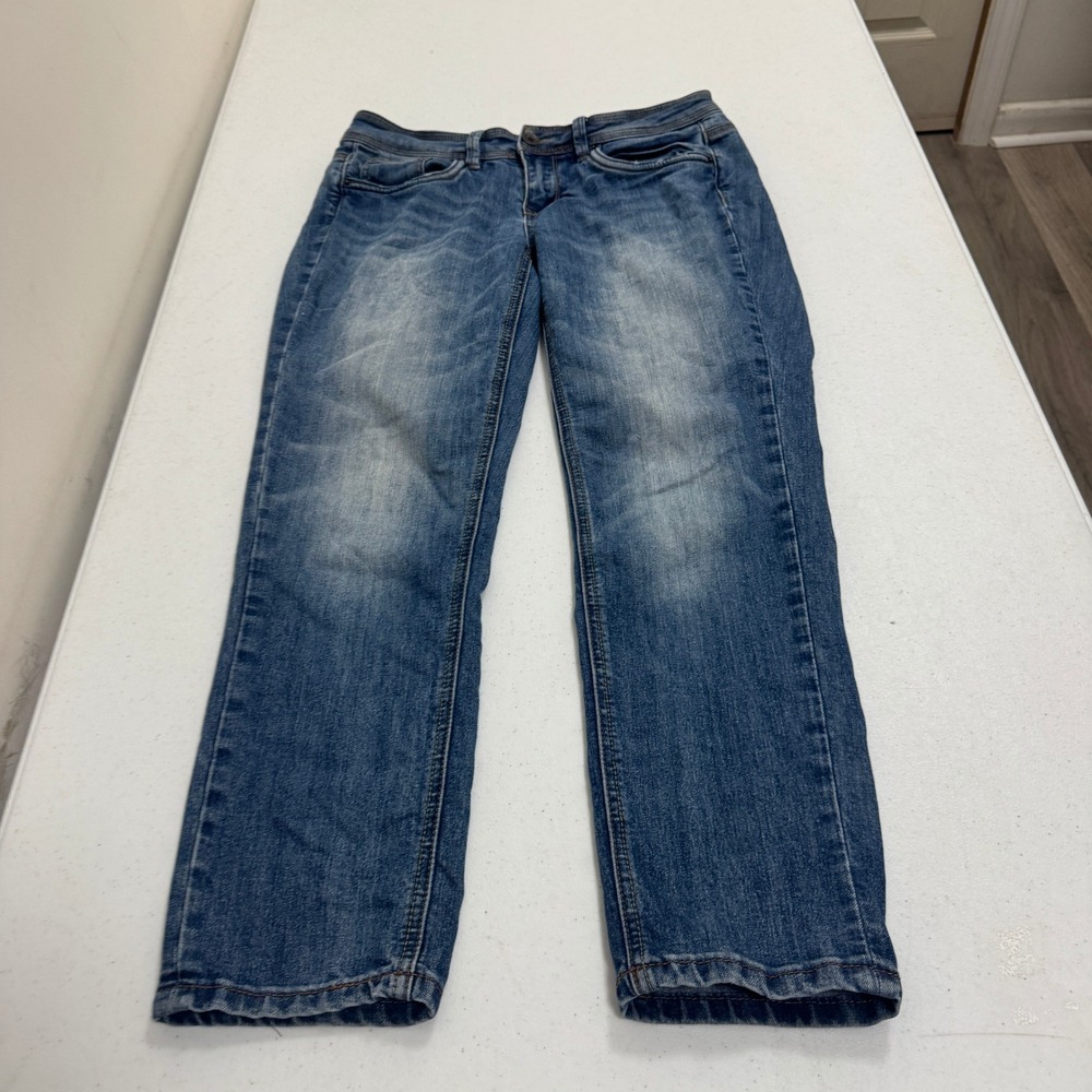 Dollhouse Medium Wash Straight Leg Denim Jeans Blue Size 9 Mid Rise Whiskering